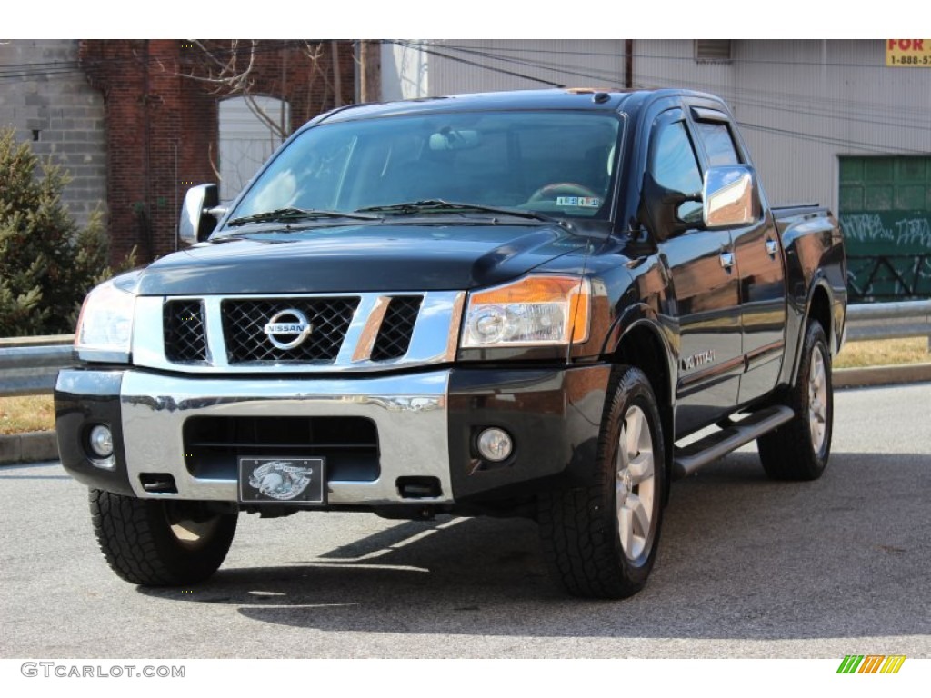 2010 Titan LE Crew Cab 4x4 - Navy Blue Metallic / Charcoal photo #14