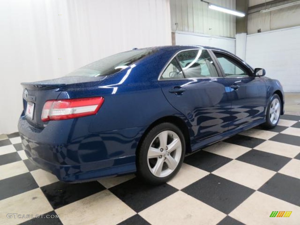 2011 Camry SE - Blue Ribbon Metallic / Dark Charcoal photo #31