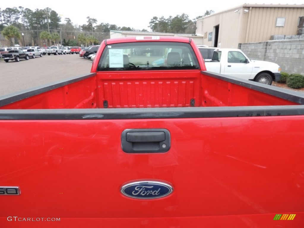 2004 F150 XL Regular Cab 4x4 - Bright Red / Medium/Dark Flint photo #11