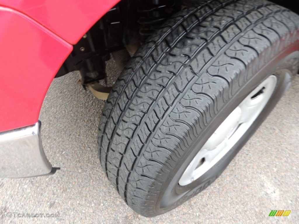 2004 F150 XL Regular Cab 4x4 - Bright Red / Medium/Dark Flint photo #14