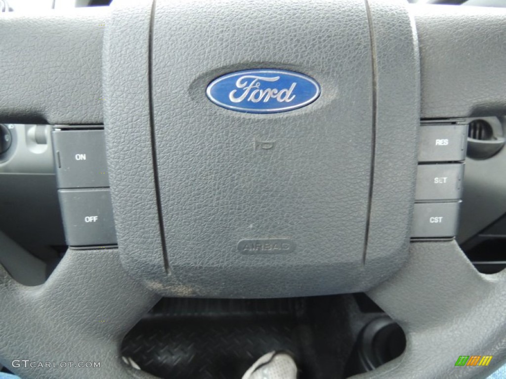 2004 F150 XL Regular Cab 4x4 - Bright Red / Medium/Dark Flint photo #18