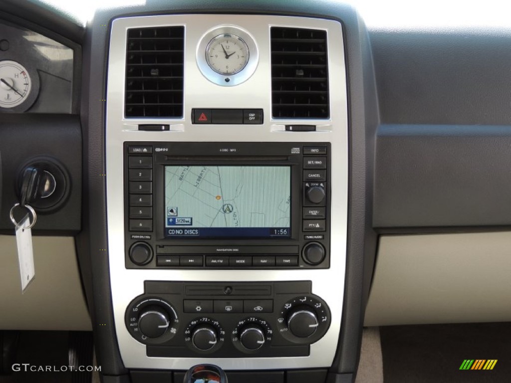 2007 Chrysler 300 C HEMI Controls Photo #77659824