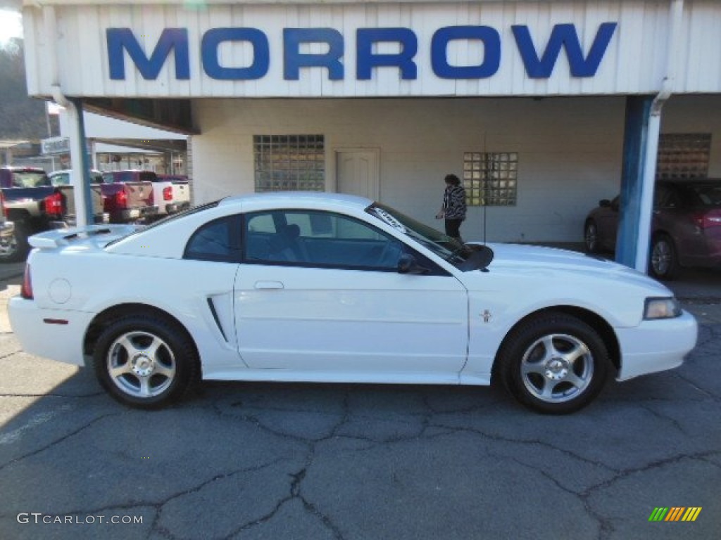 2003 Mustang V6 Coupe - Oxford White / Dark Charcoal photo #1