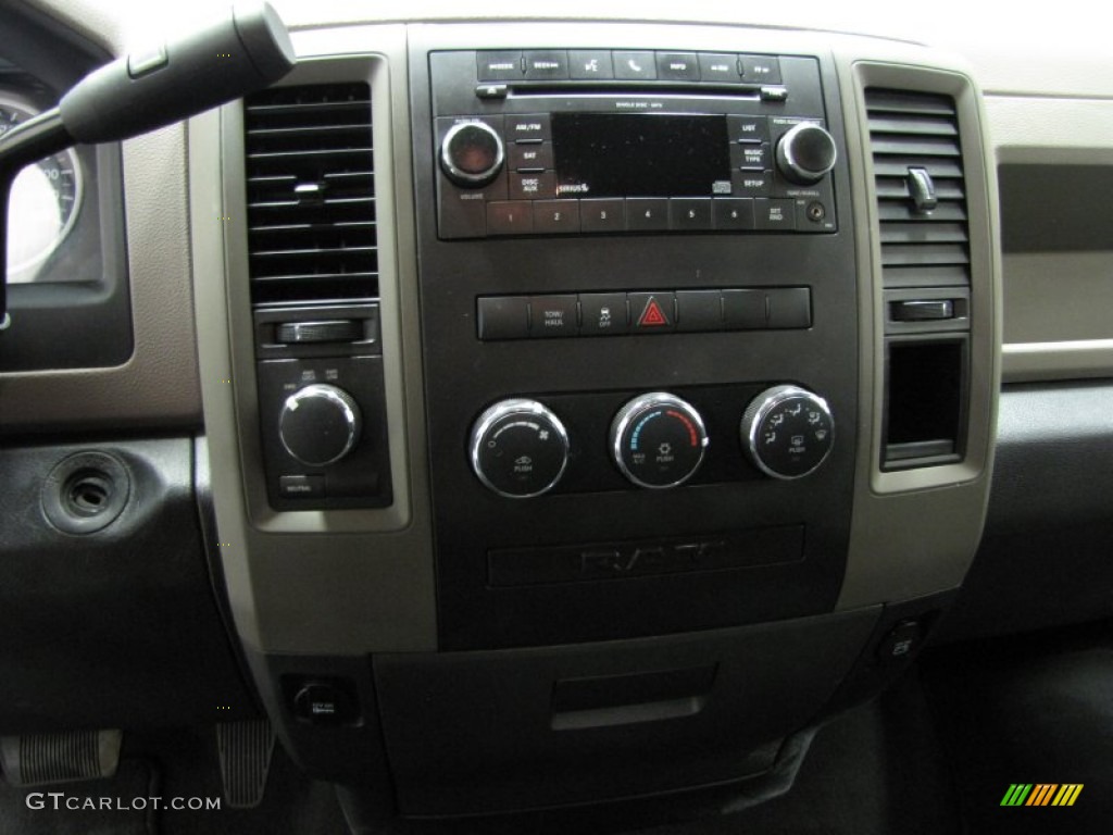 2010 Ram 1500 ST Quad Cab 4x4 - Austin Tan Pearl / Dark Slate/Medium Graystone photo #22