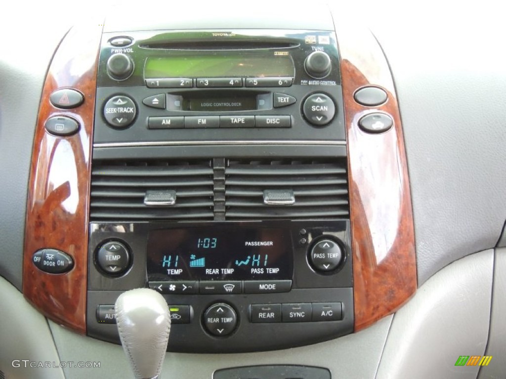 2004 Toyota Sienna XLE Controls Photo #77660409