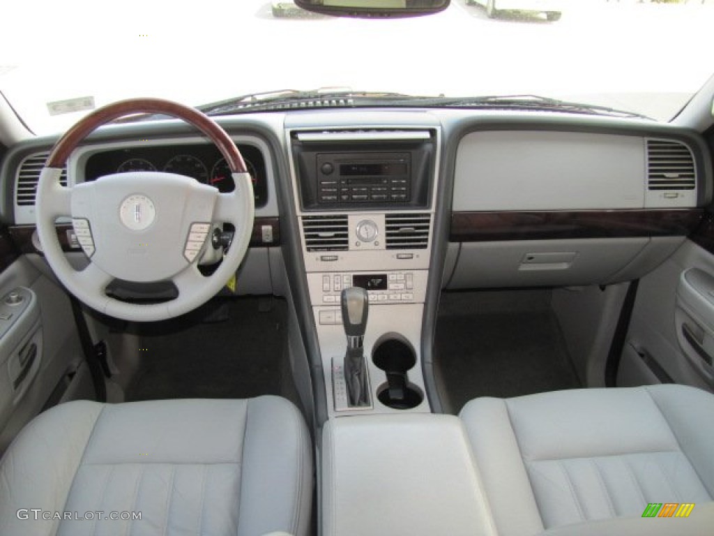 2004 Lincoln Aviator Luxury Dove Grey Dashboard Photo #77663074