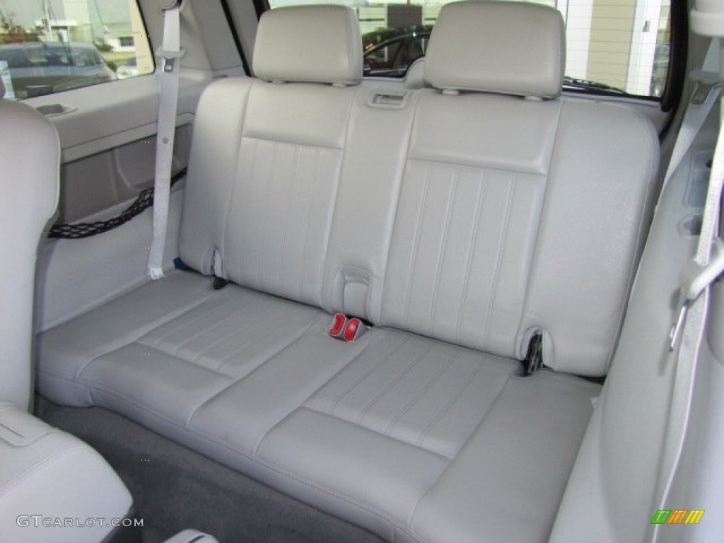 2004 Lincoln Aviator Luxury Rear Seat Photos