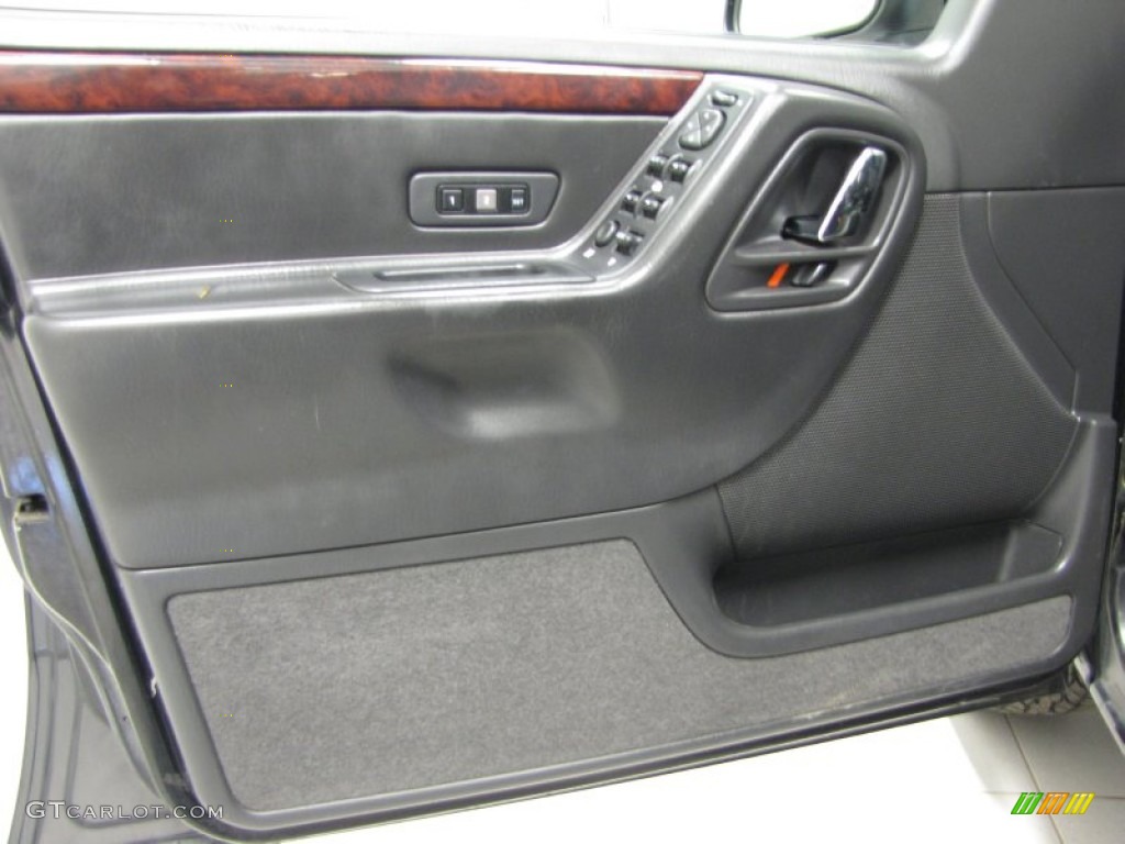 2004 Grand Cherokee Limited 4x4 - Brillant Black Crystal Pearl / Dark Slate Gray photo #12