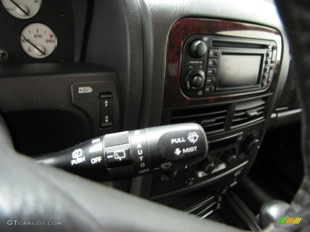 2004 Grand Cherokee Limited 4x4 - Brillant Black Crystal Pearl / Dark Slate Gray photo #21