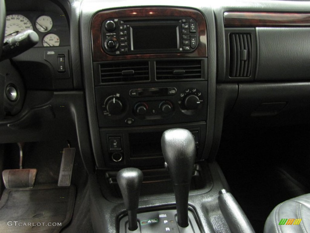 2004 Grand Cherokee Limited 4x4 - Brillant Black Crystal Pearl / Dark Slate Gray photo #25