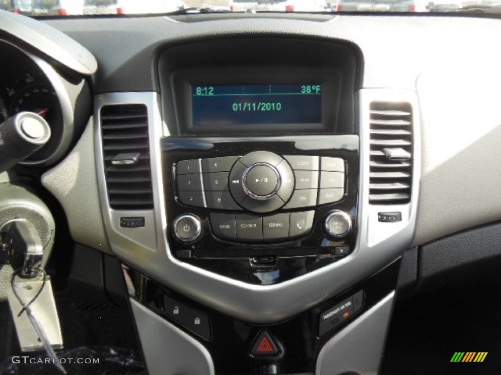 2013 Chevrolet Cruze LS Controls Photo #77665307