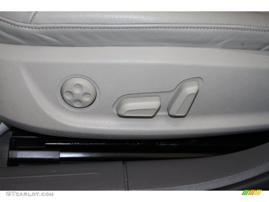 2011 A4 2.0T Sedan - Ice Silver Metallic / Light Gray photo #22