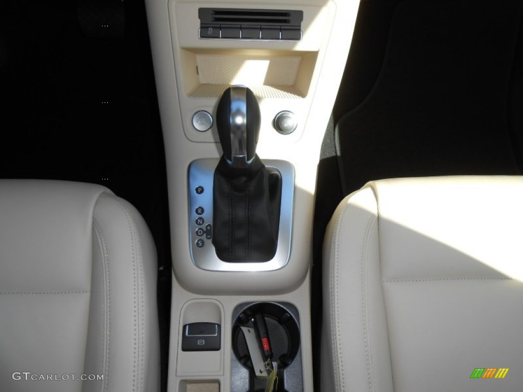 2013 Volkswagen Tiguan SEL Transmission Photos
