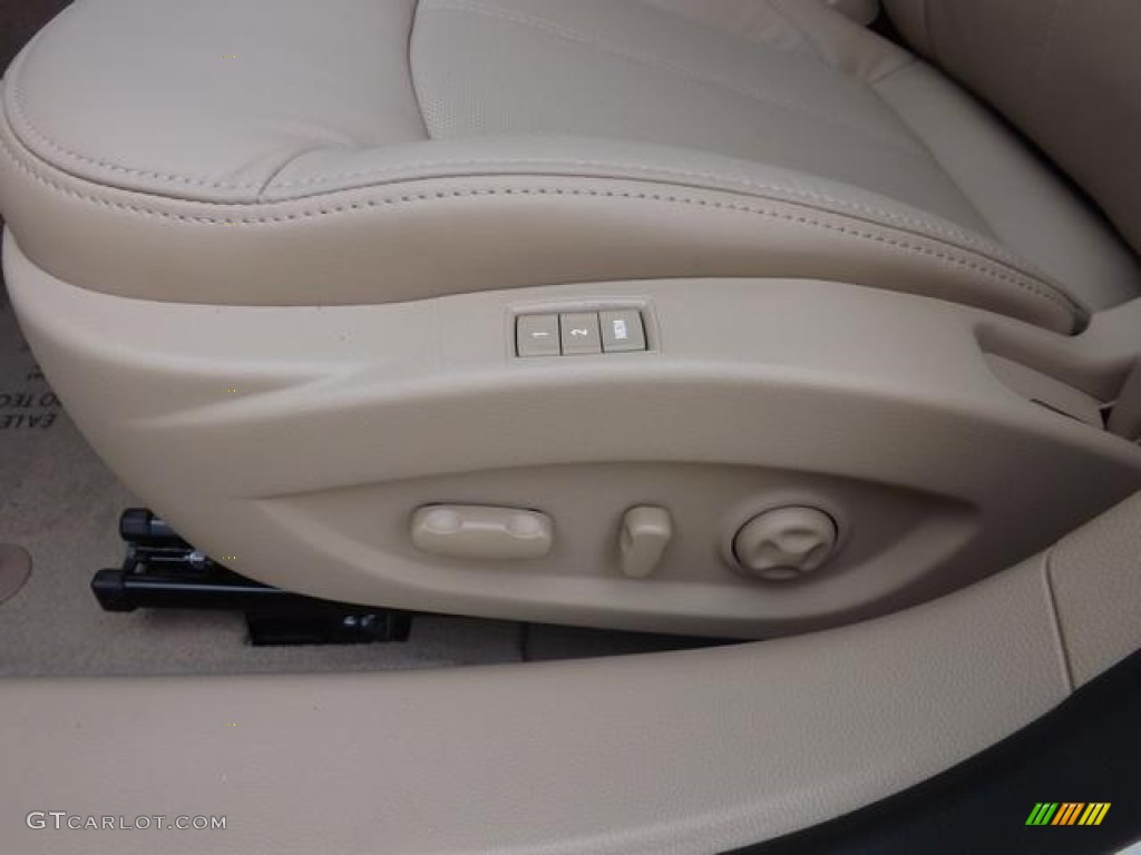2013 Buick LaCrosse FWD Front Seat Photo #77671797