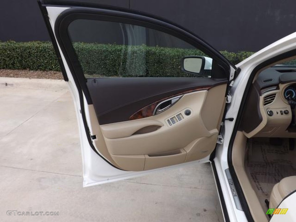 2013 Buick LaCrosse FWD Cashmere Door Panel Photo #77671812
