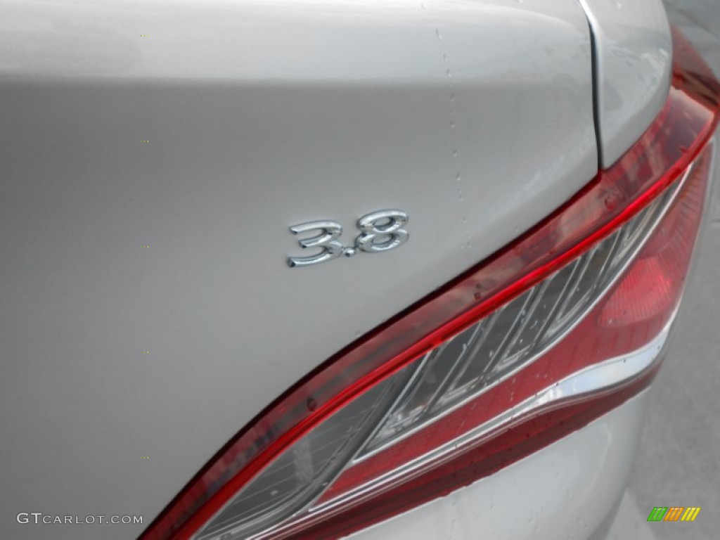 2013 Hyundai Genesis Coupe 3.8 Grand Touring Marks and Logos Photos