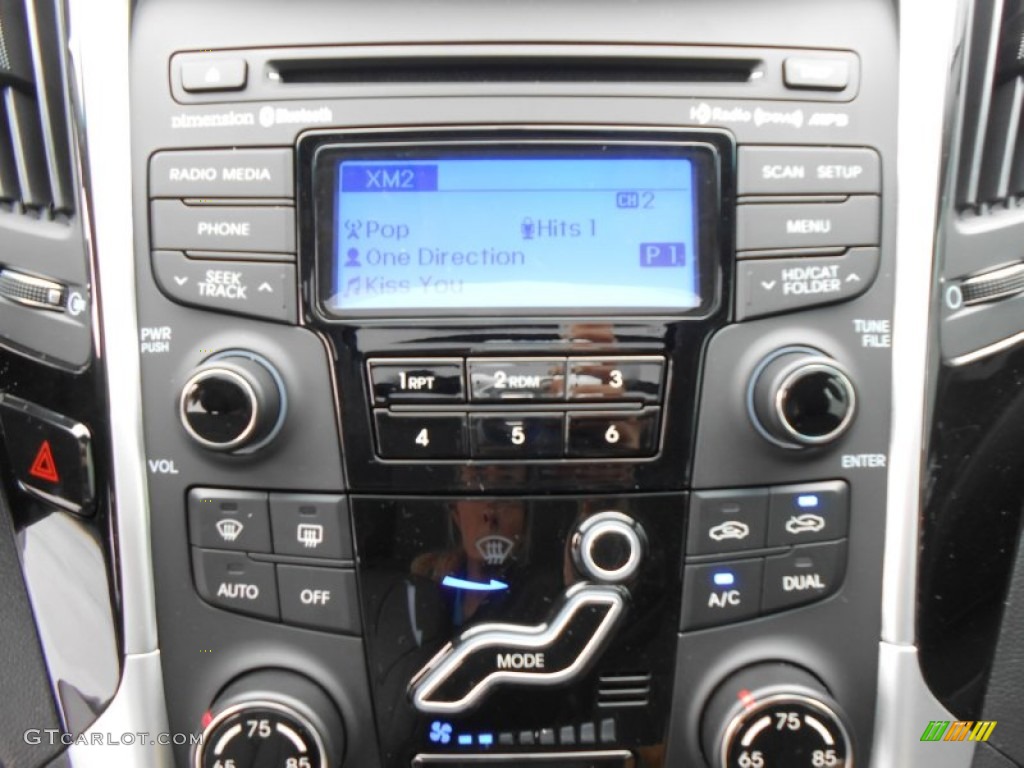 2013 Hyundai Sonata Limited Controls Photo #77674347