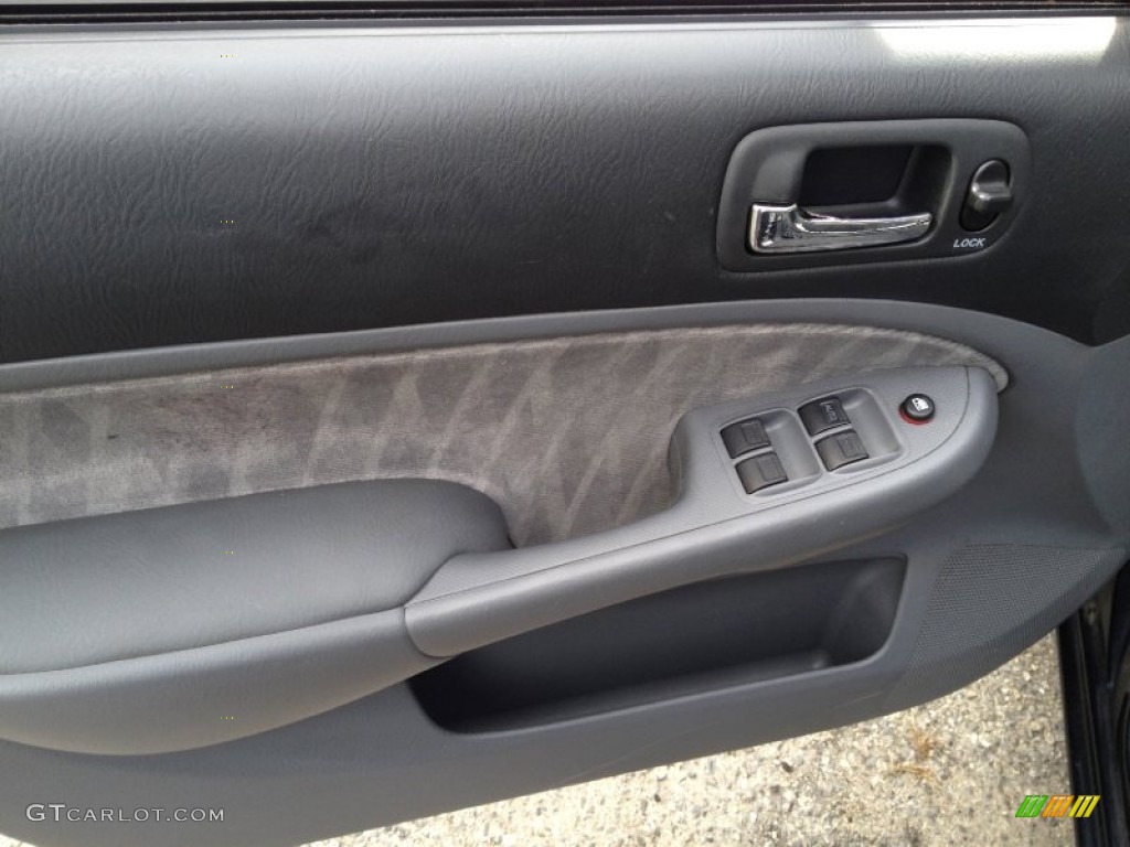 2005 Honda Civic LX Sedan Gray Door Panel Photo #77676804