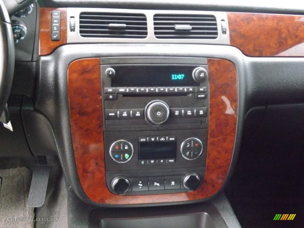 2010 Chevrolet Tahoe LT Controls Photo #77678997