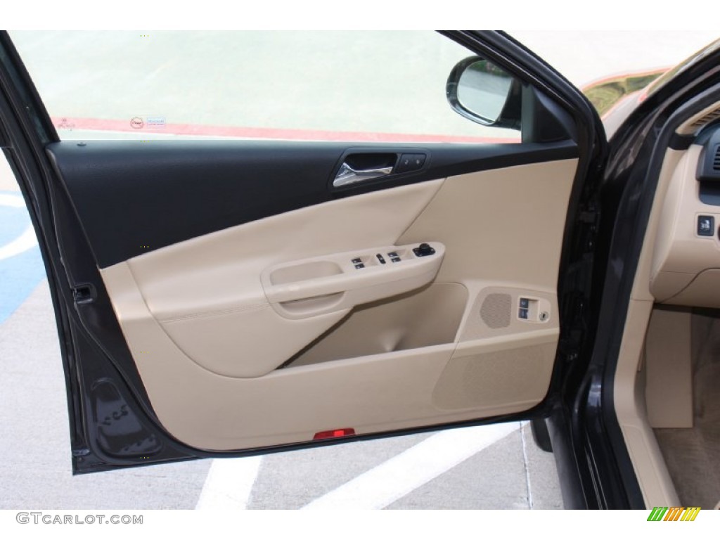 2006 Volkswagen Passat 2.0T Sedan Latte Macchiato Door Panel Photo #77680830