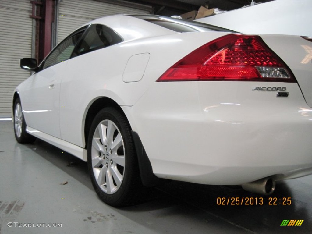 2007 Accord EX V6 Coupe - Taffeta White / Ivory photo #13