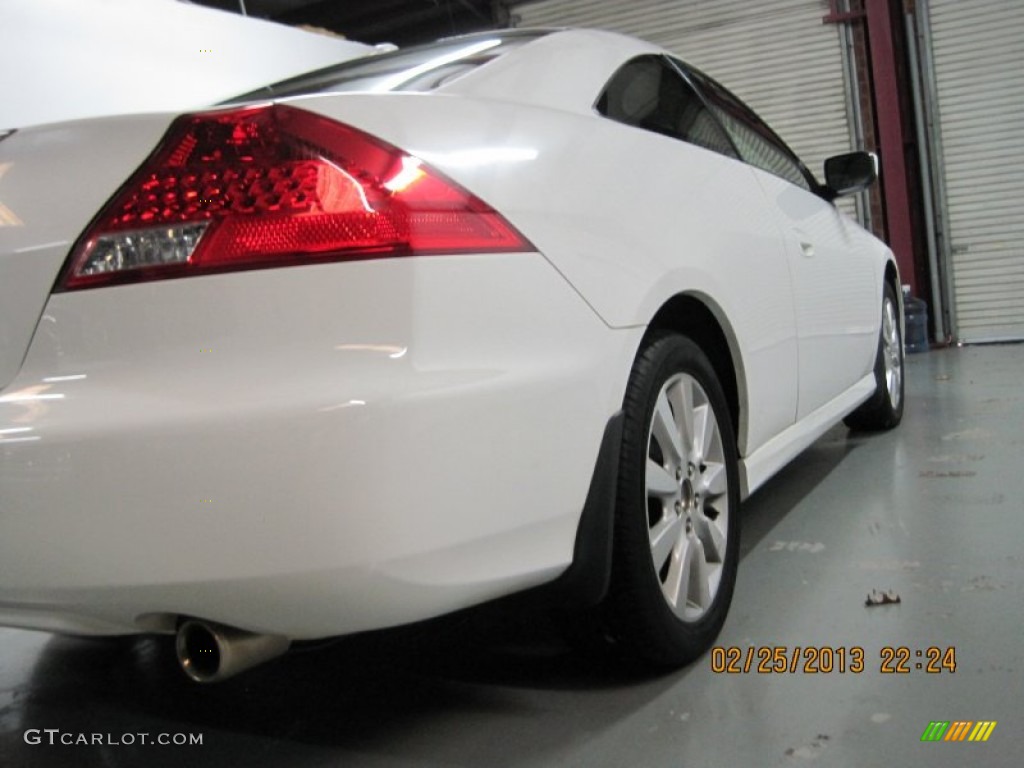 2007 Accord EX V6 Coupe - Taffeta White / Ivory photo #14