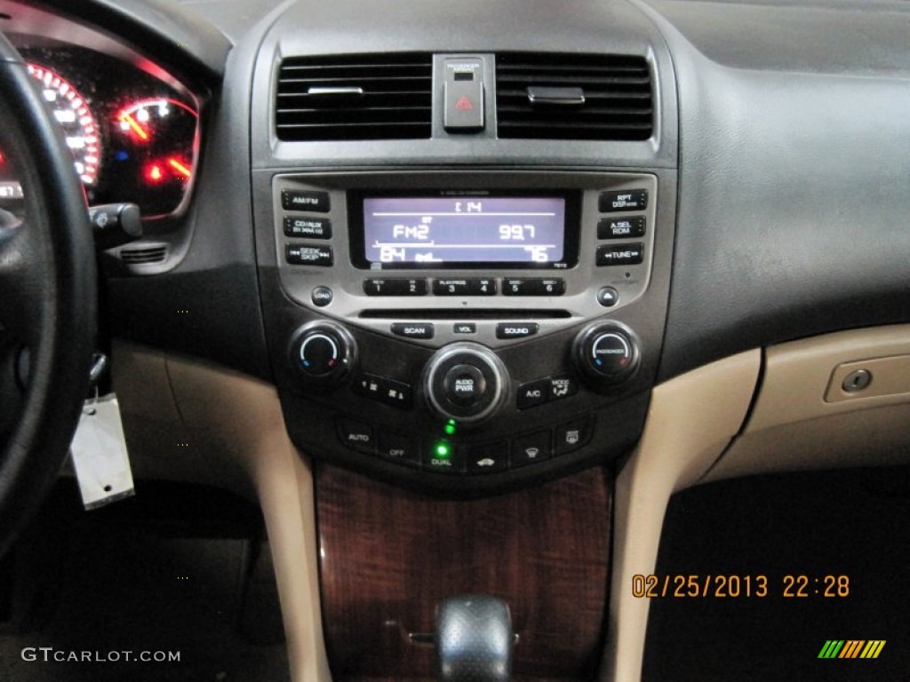 2007 Accord EX V6 Coupe - Taffeta White / Ivory photo #25