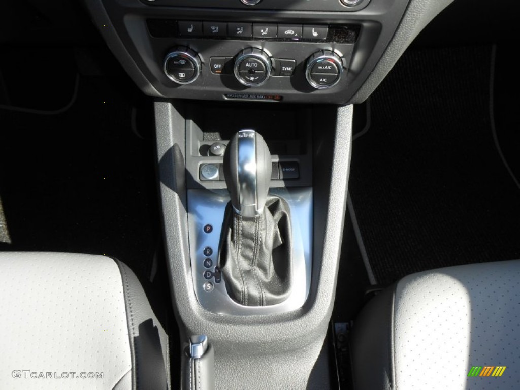 2013 Volkswagen Jetta Hybrid SEL Premium Transmission Photos