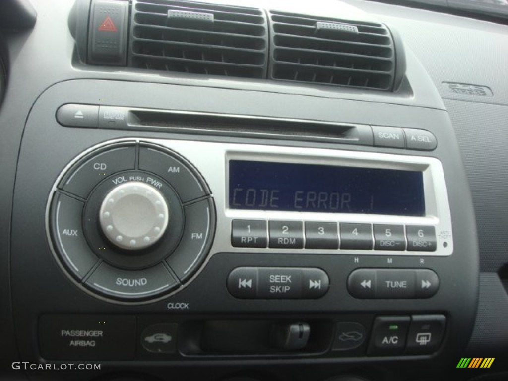 2008 Honda Fit Hatchback Controls Photo #77685798