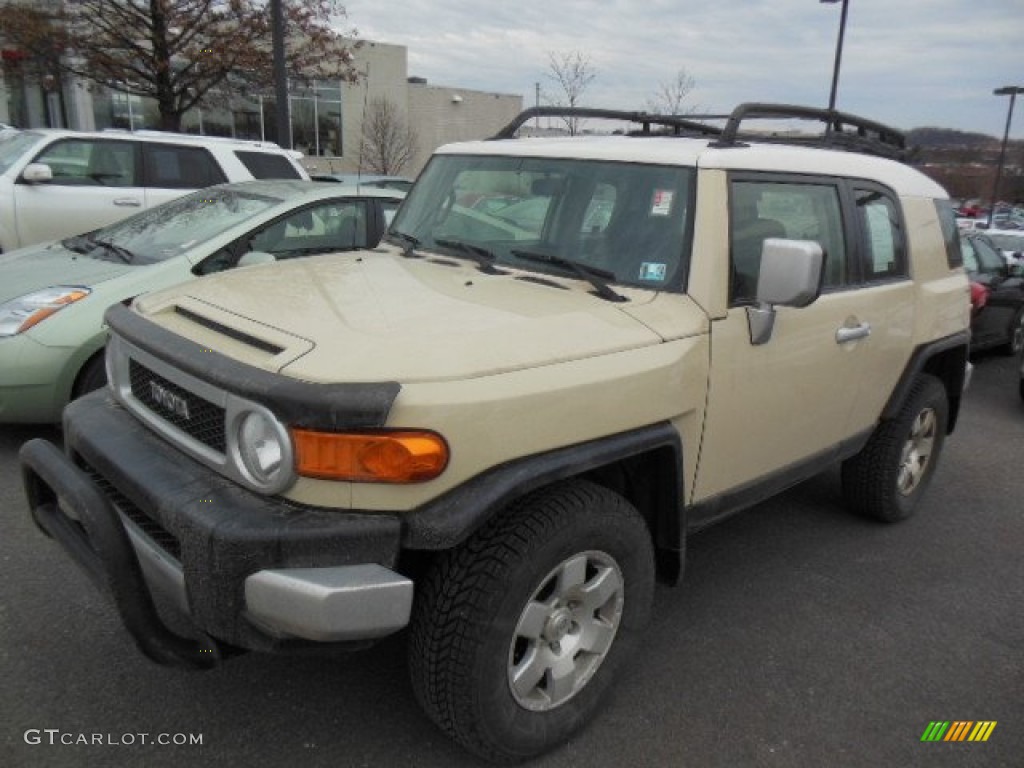 2008 FJ Cruiser 4WD - Sandstorm Metallic / Dark Charcoal photo #3