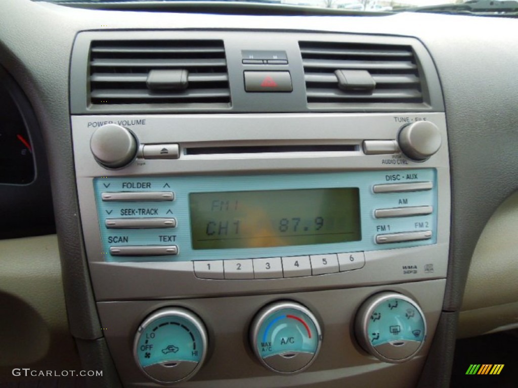 2007 Toyota Camry LE Controls Photo #77690737