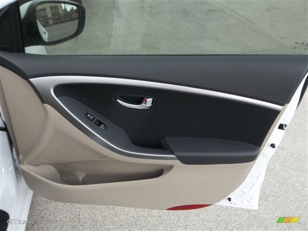 2013 Elantra GT - Monaco White / Beige photo #9