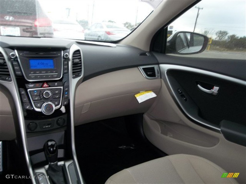 2013 Elantra GT - Monaco White / Beige photo #12