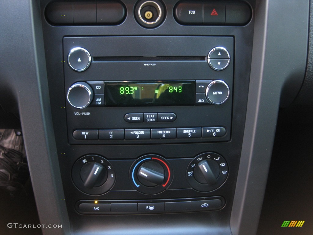 2009 Ford Mustang GT Premium Coupe Controls Photo #77692962