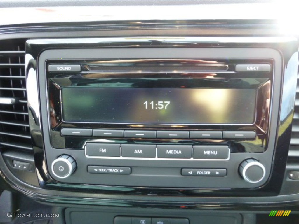 2012 Volkswagen Beetle 2.5L Audio System Photo #77693216
