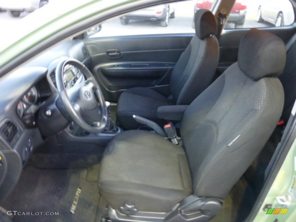 2009 Hyundai Accent SE 3 Door Front Seat Photo #77694255