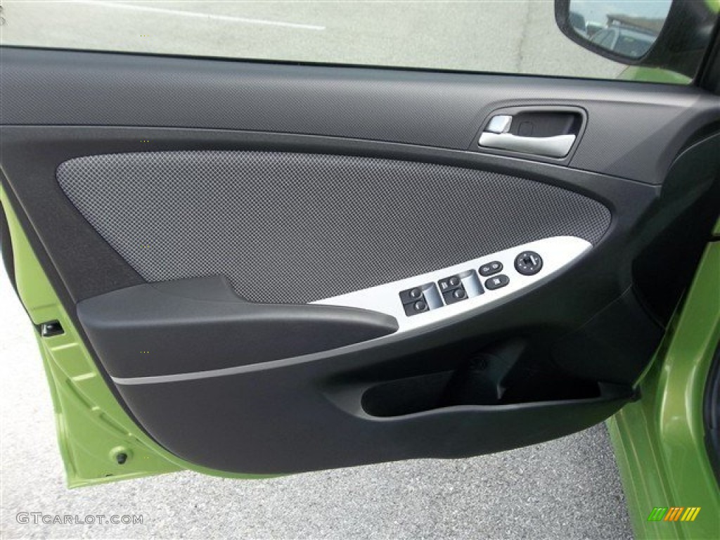 2013 Hyundai Accent GS 5 Door Black Door Panel Photo #77695137