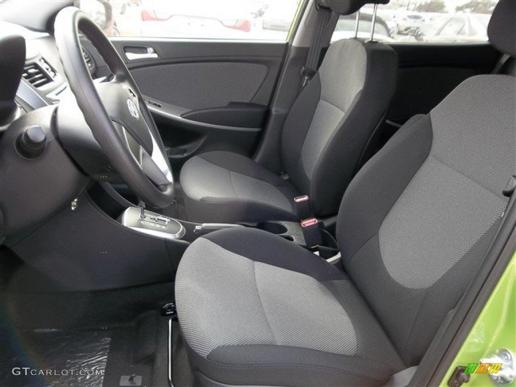 2013 Hyundai Accent GS 5 Door Front Seat Photo #77695155