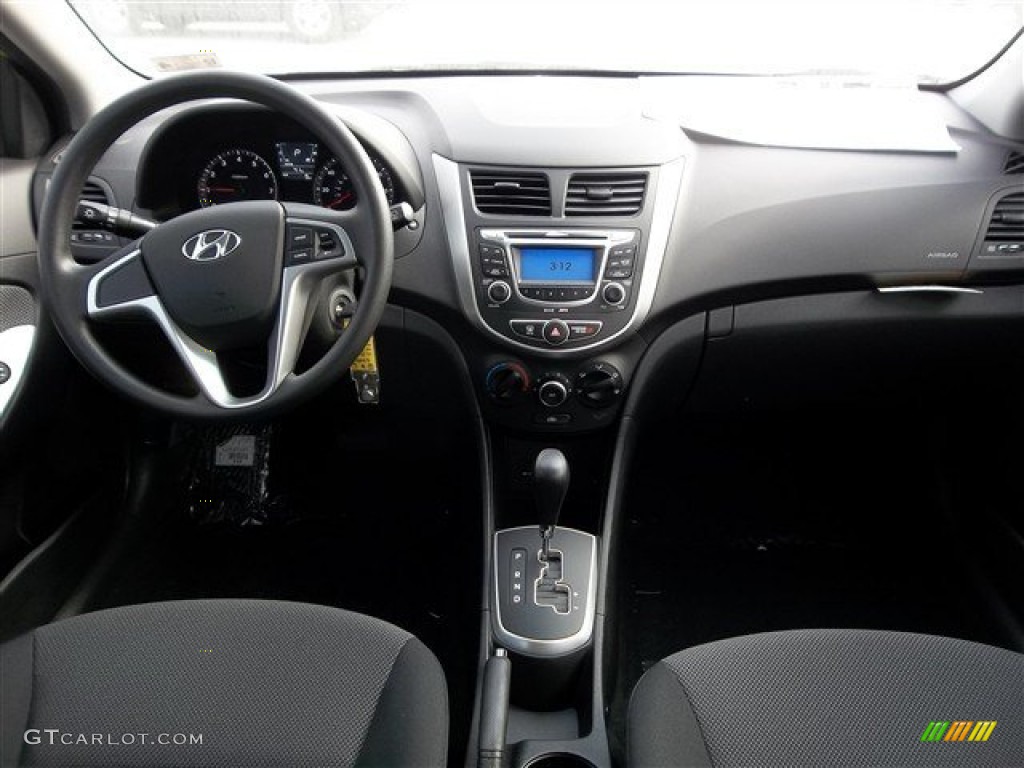 2013 Hyundai Accent GS 5 Door Dashboard Photos