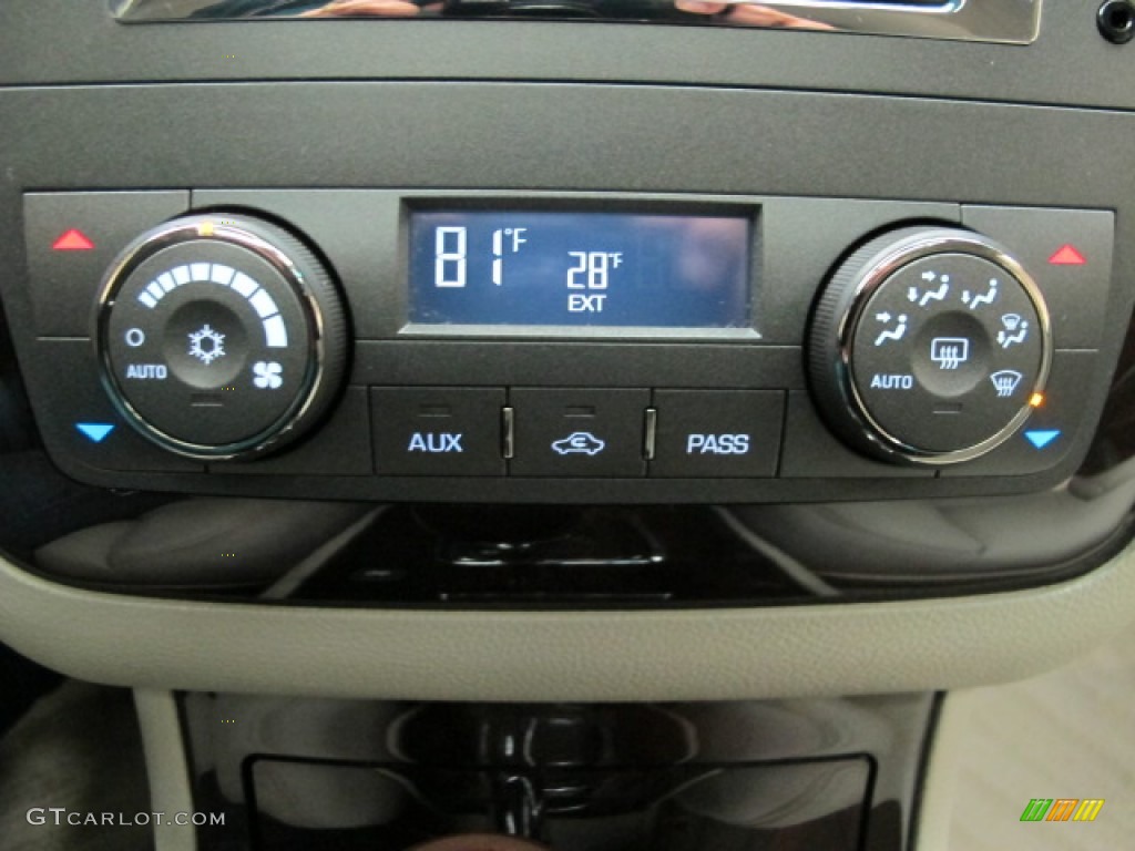 2009 Cadillac DTS Luxury Controls Photo #77695452