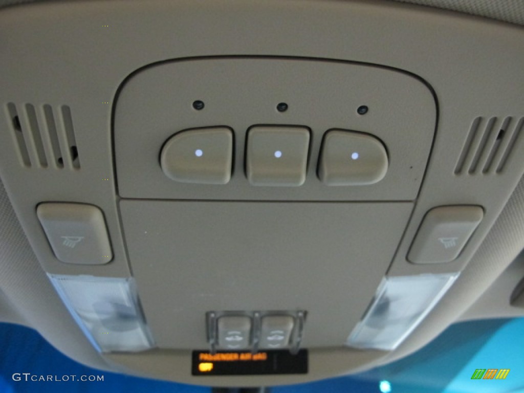 2009 Cadillac DTS Luxury Controls Photo #77695497