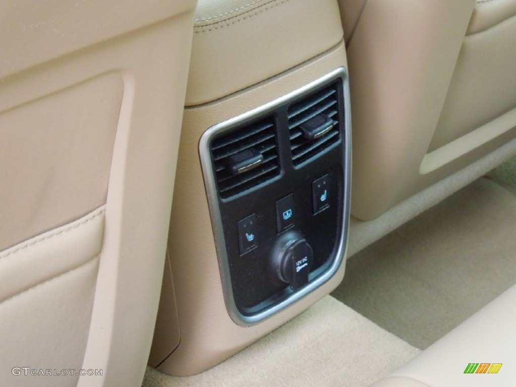 2011 Chrysler 300 C Hemi AWD Controls Photo #77695572