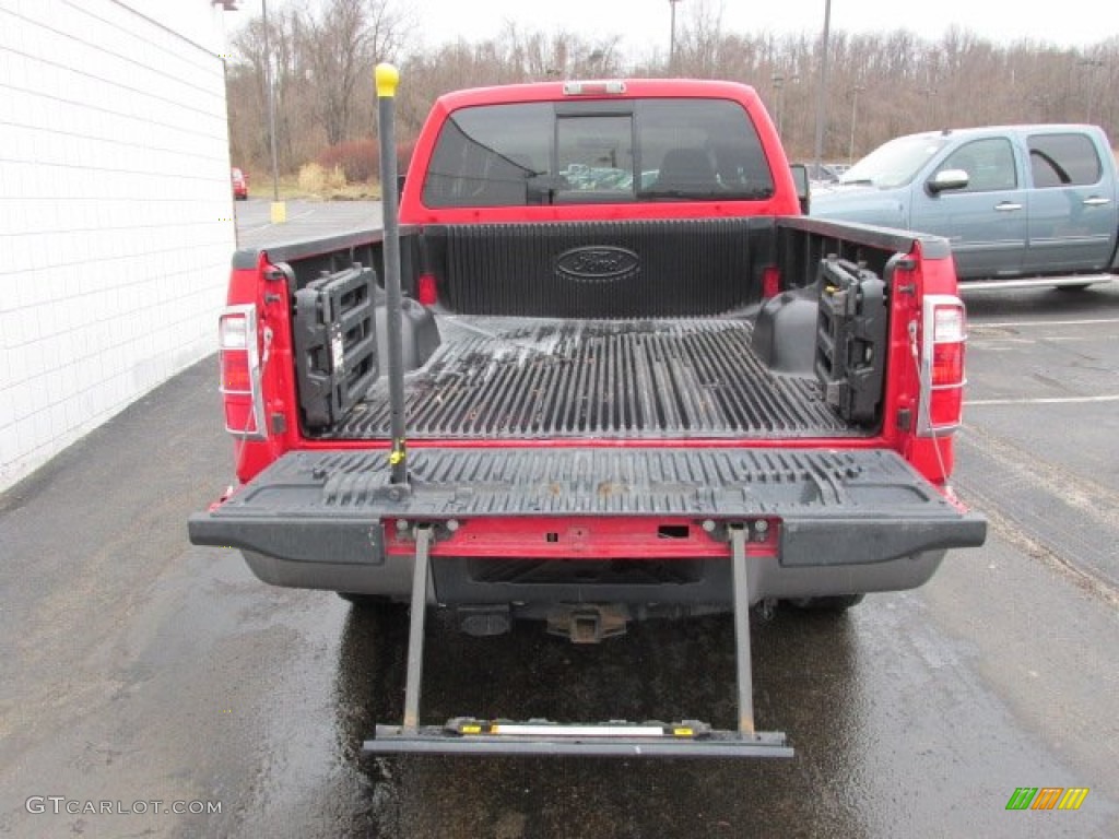 2008 F350 Super Duty FX4 Crew Cab 4x4 - Bright Red / Black photo #9