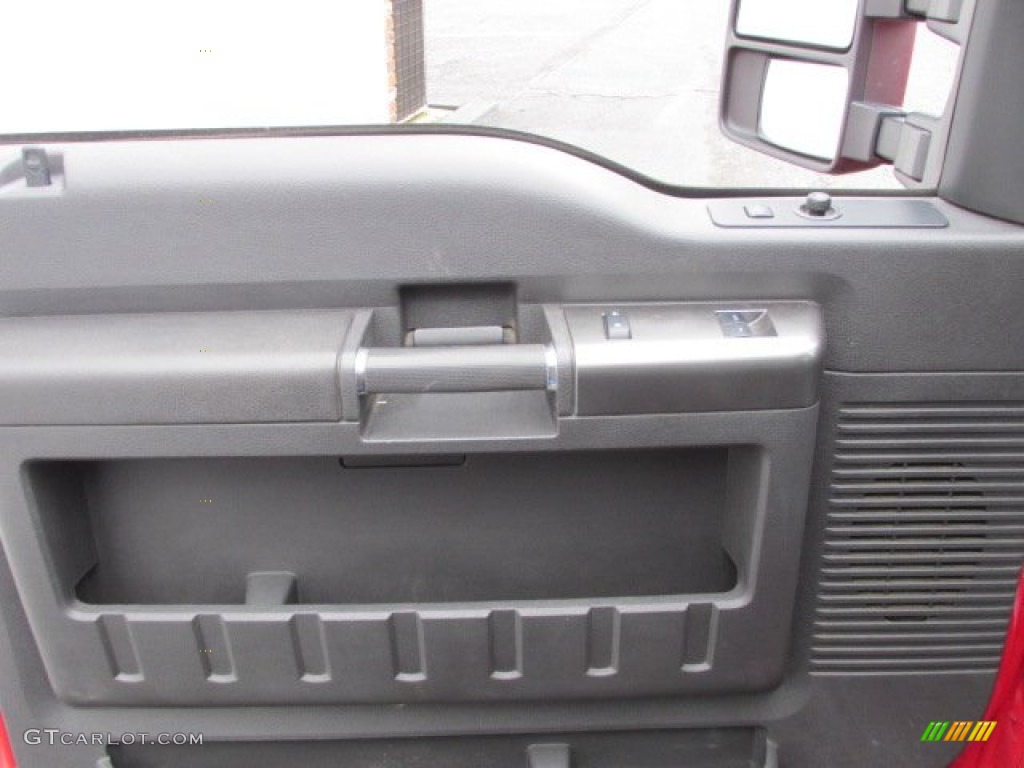 2008 F350 Super Duty FX4 Crew Cab 4x4 - Bright Red / Black photo #17