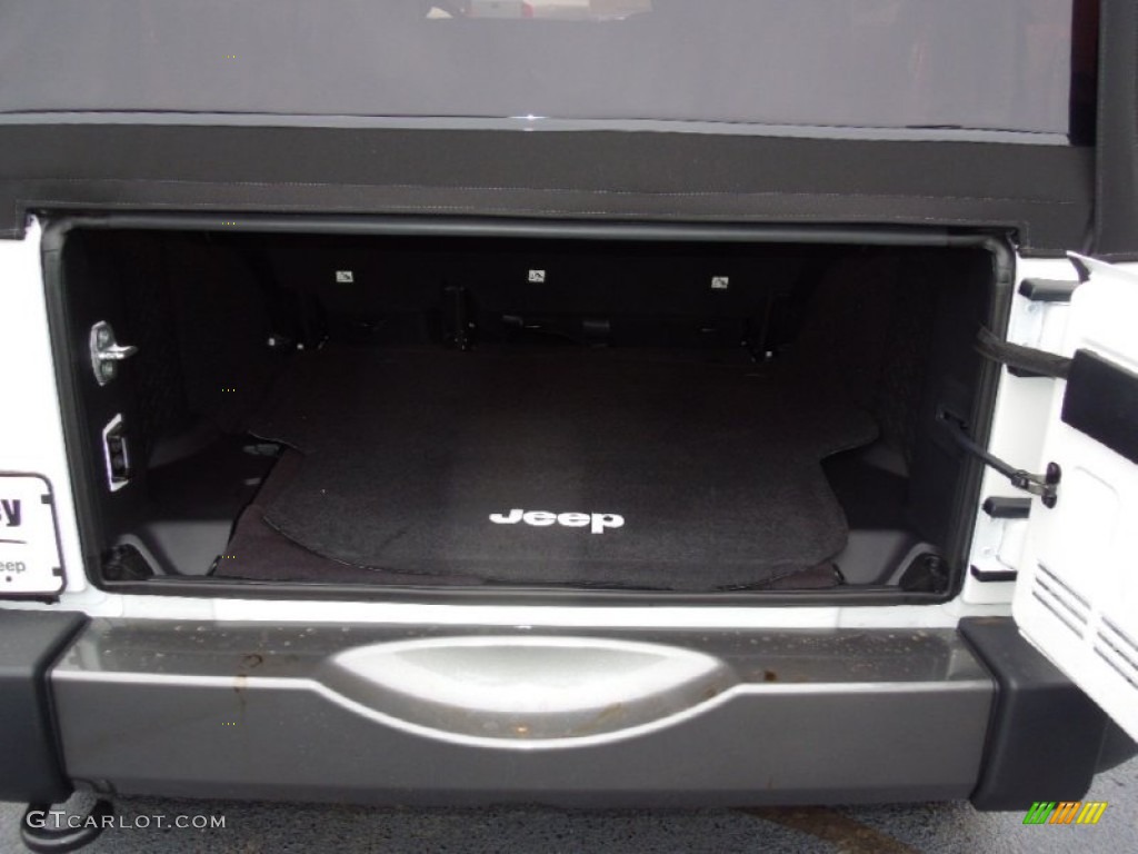 2013 Wrangler Unlimited Oscar Mike Freedom Edition 4x4 - Bright White / Freedom Edition Black/Silver photo #19