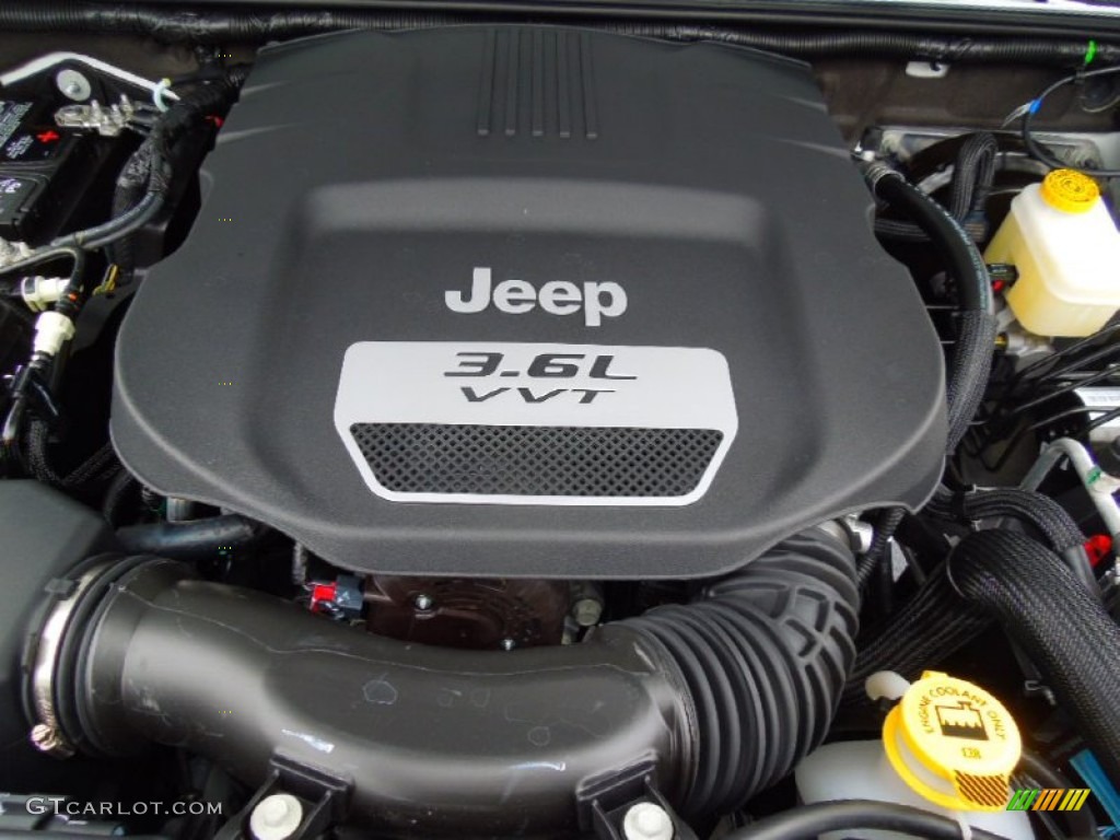 2013 Wrangler Unlimited Oscar Mike Freedom Edition 4x4 - Bright White / Freedom Edition Black/Silver photo #24
