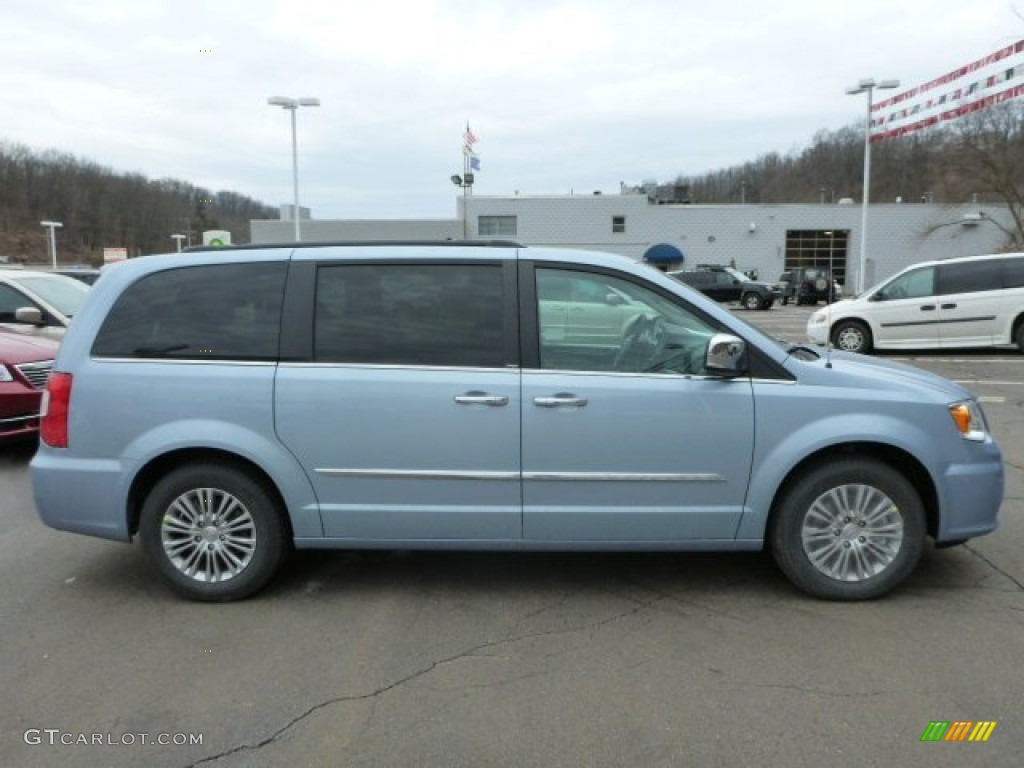 2013 Town & Country Touring - L - Crystal Blue Pearl / Black/Light Graystone photo #6