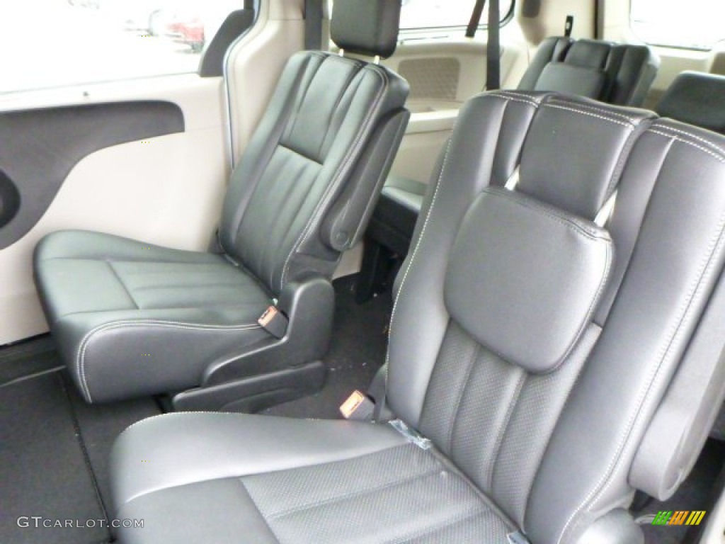 2013 Town & Country Touring - L - Crystal Blue Pearl / Black/Light Graystone photo #11