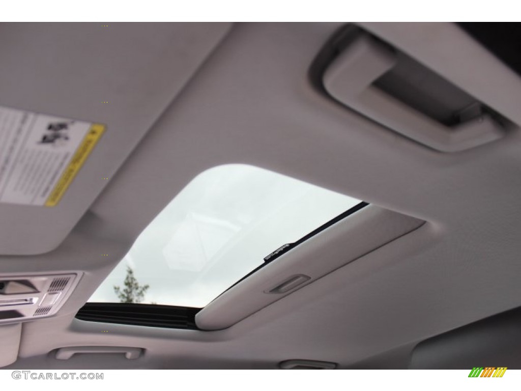 2010 Jaguar XF Premium Sport Sedan Sunroof Photos