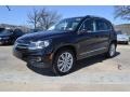 Front 3/4 View of 2013 Tiguan SE
